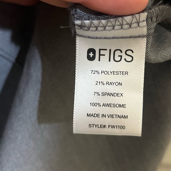 Figs Casma Three-Pocket Scrub Top FW1100 Graphite - Picture 9 of 10